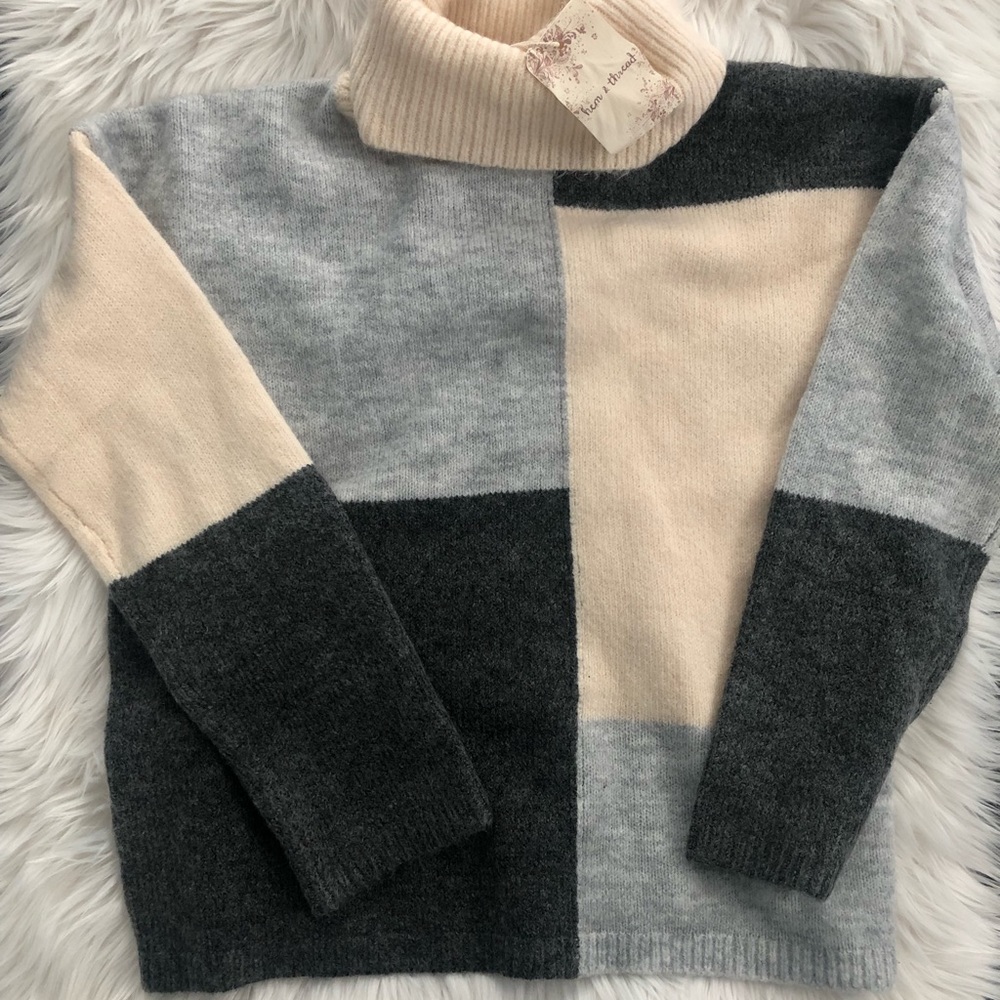Hem & Thread Color-block Sweater